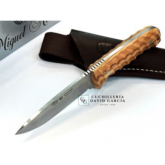 Cuchillo Nieto Coyote 2058 Madera de Olivo