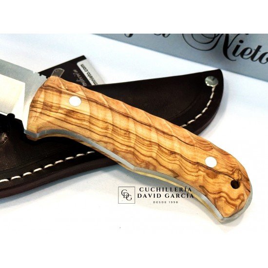 Cuchillo Nieto Coyote 2058 Madera de Olivo