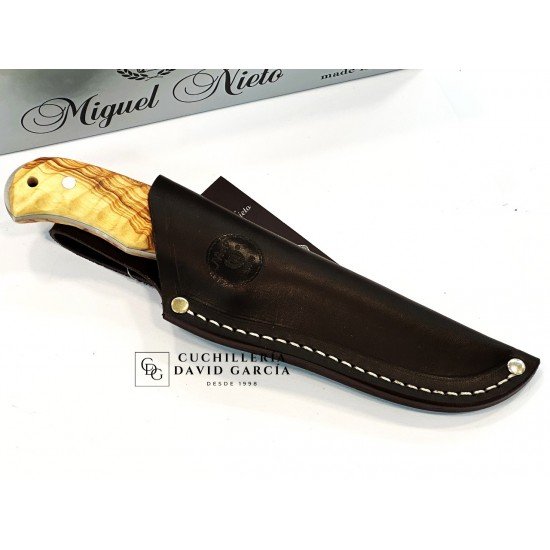 Cuchillo Nieto Coyote 2058 Madera de Olivo